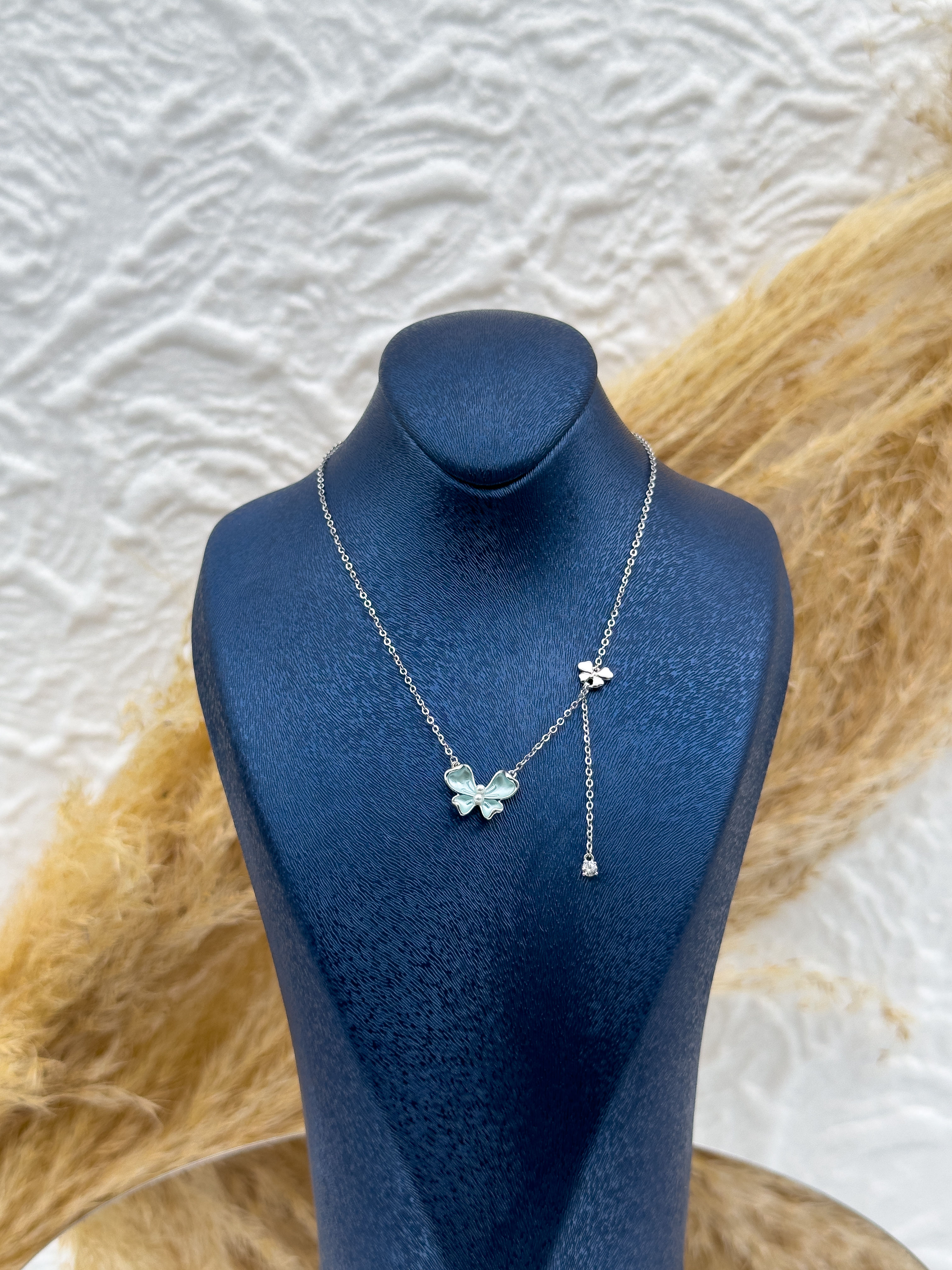 925 Ayar Gümüş Mavi Sedef Taşlı Kelebek Figürlü Kadın Kolye